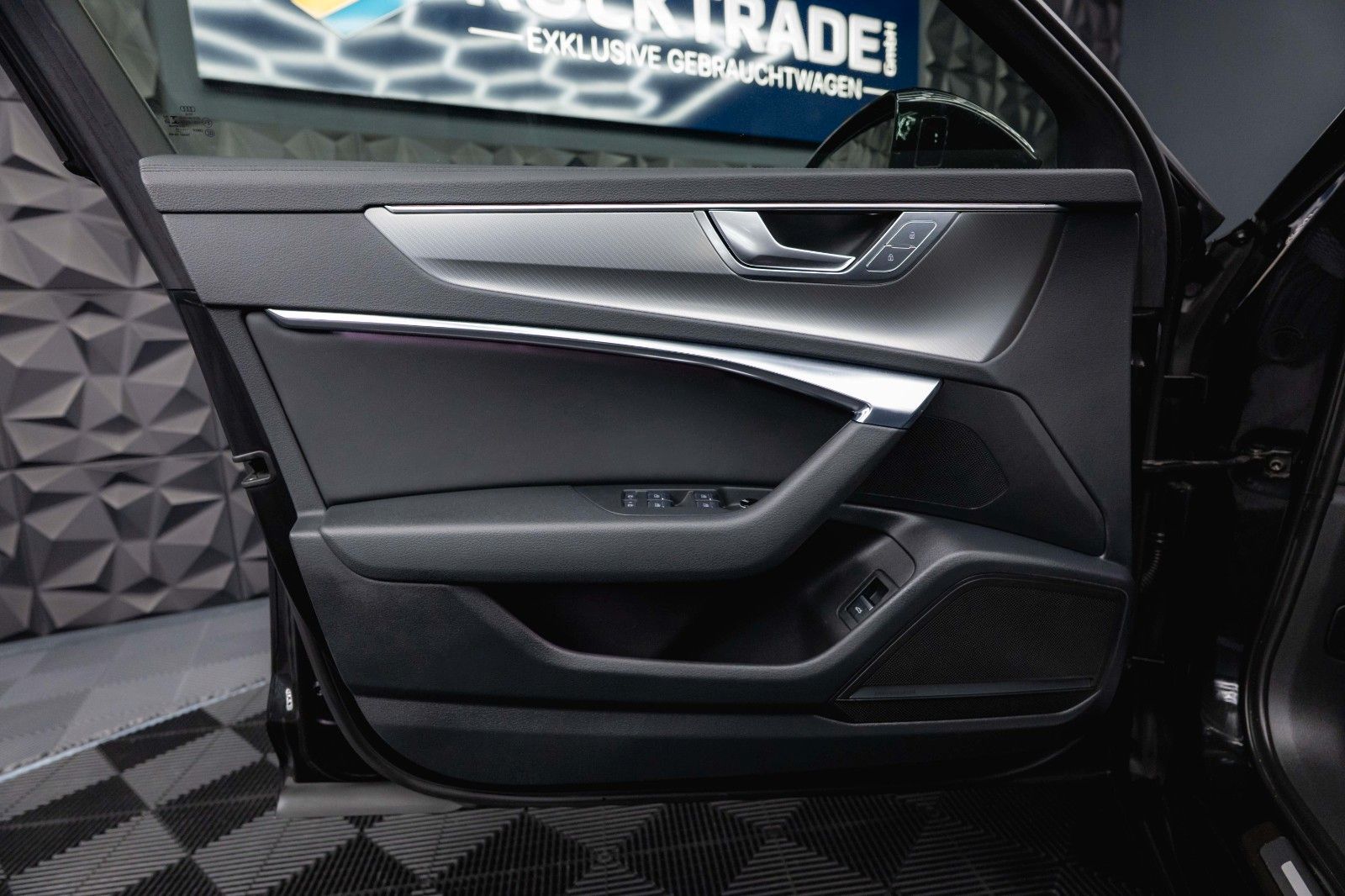 Fahrzeugabbildung Audi A6 Avant 45 TDI quattro Sport design *Pano*ACC*