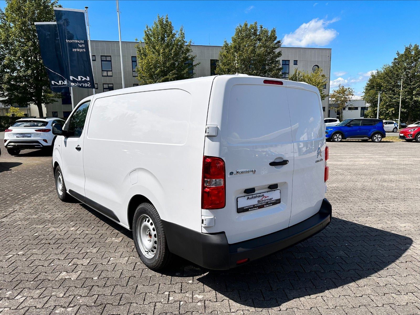 Fahrzeugabbildung Citroën e-Jumpy Kasten Club XL L3H1 75KWh