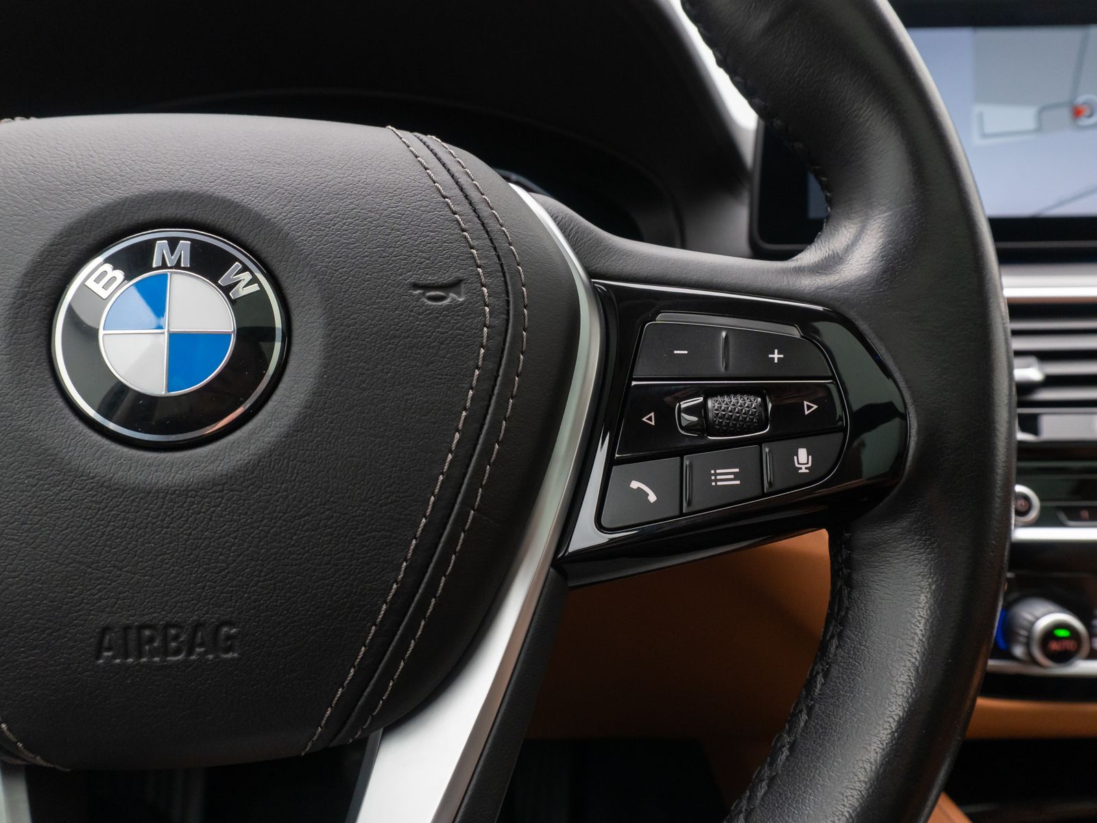 Fahrzeugabbildung BMW 530i xD Luxury Line DAB Kamera HUD HiFi Panorama