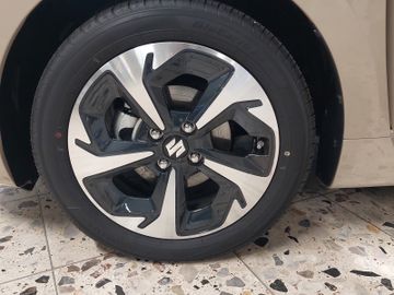 Fotografie 14 des Suzuki Swift 1.2 HYBRID MT Comfort+