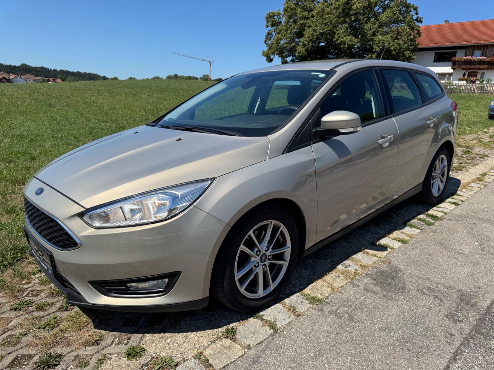 Ford Focus Turnier *PDC*EURO6*TÜV NEU*Sportpaket*