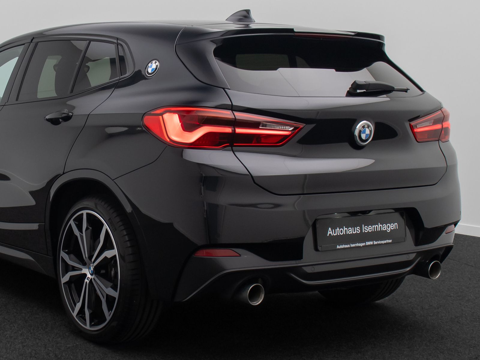 Fahrzeugabbildung BMW X2 sD20i M Sport Kamera HUD Panorama Alarm 20"