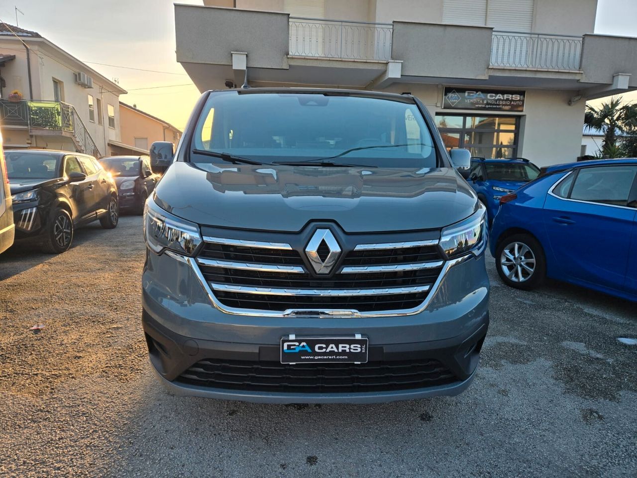 Other RENAULT TRAFIC PASSENGER BLUE dCi 150CV PL-TN EQ imagem 2