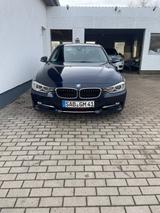 BMW 328i HUD SHZ AHK AUT. - blaue BMW 328