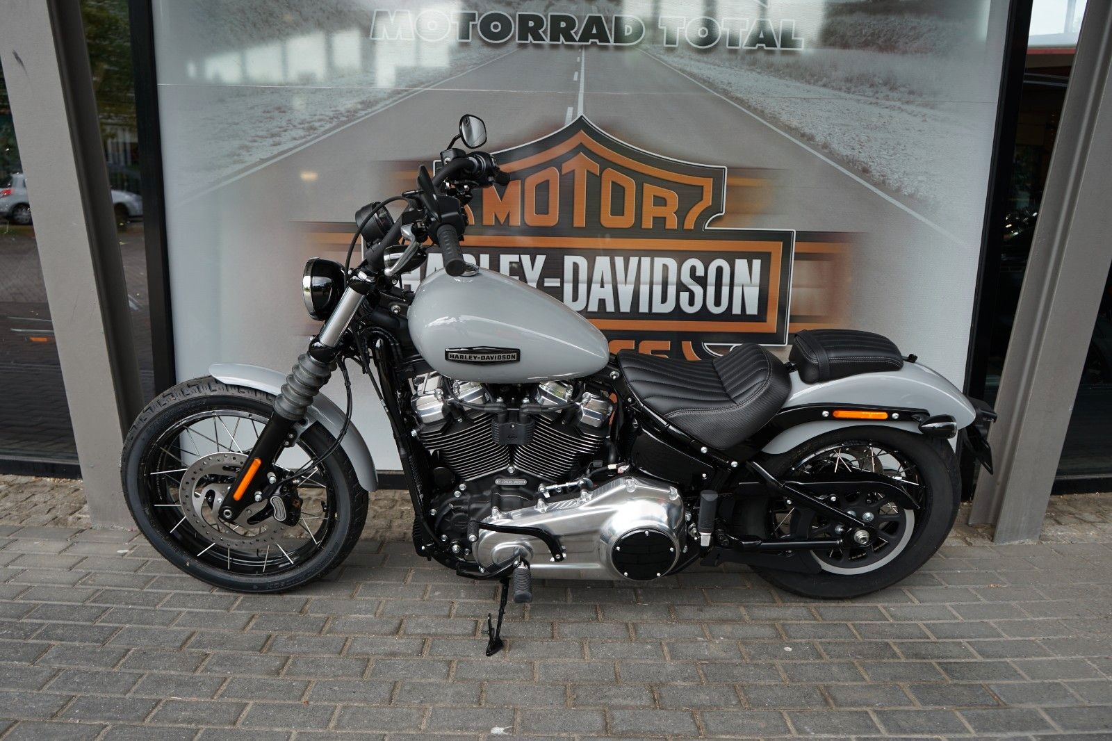 Fahrzeugabbildung Harley-Davidson Street Bob 117 Speichen 2025 Sofort Verfügbar