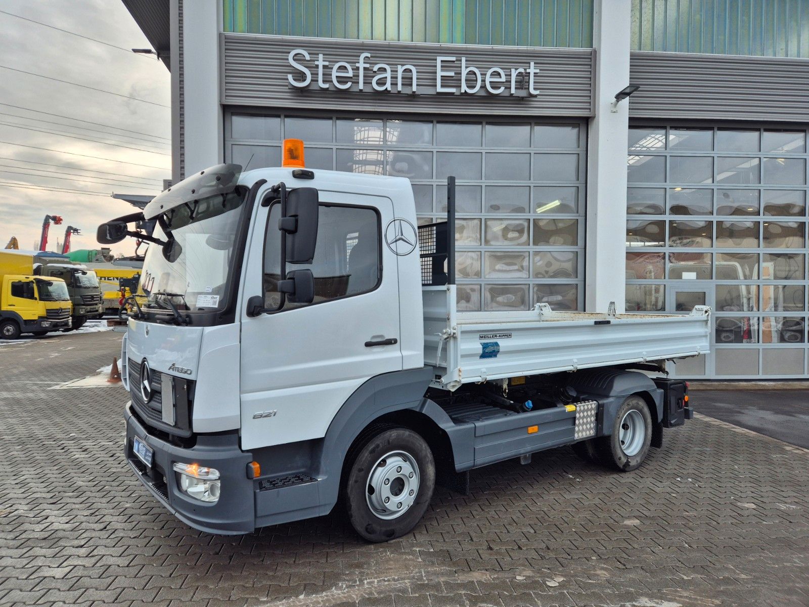 Fahrzeugabbildung Mercedes-Benz Atego 821 K 4x2 Meiller 2x AHK RUL Klima 3 Sitz