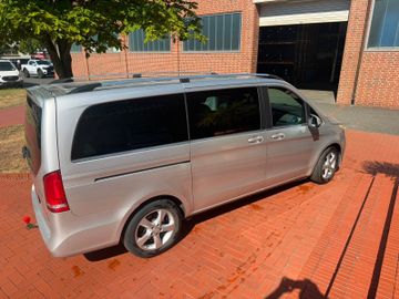 Mercedes V 220 - 5