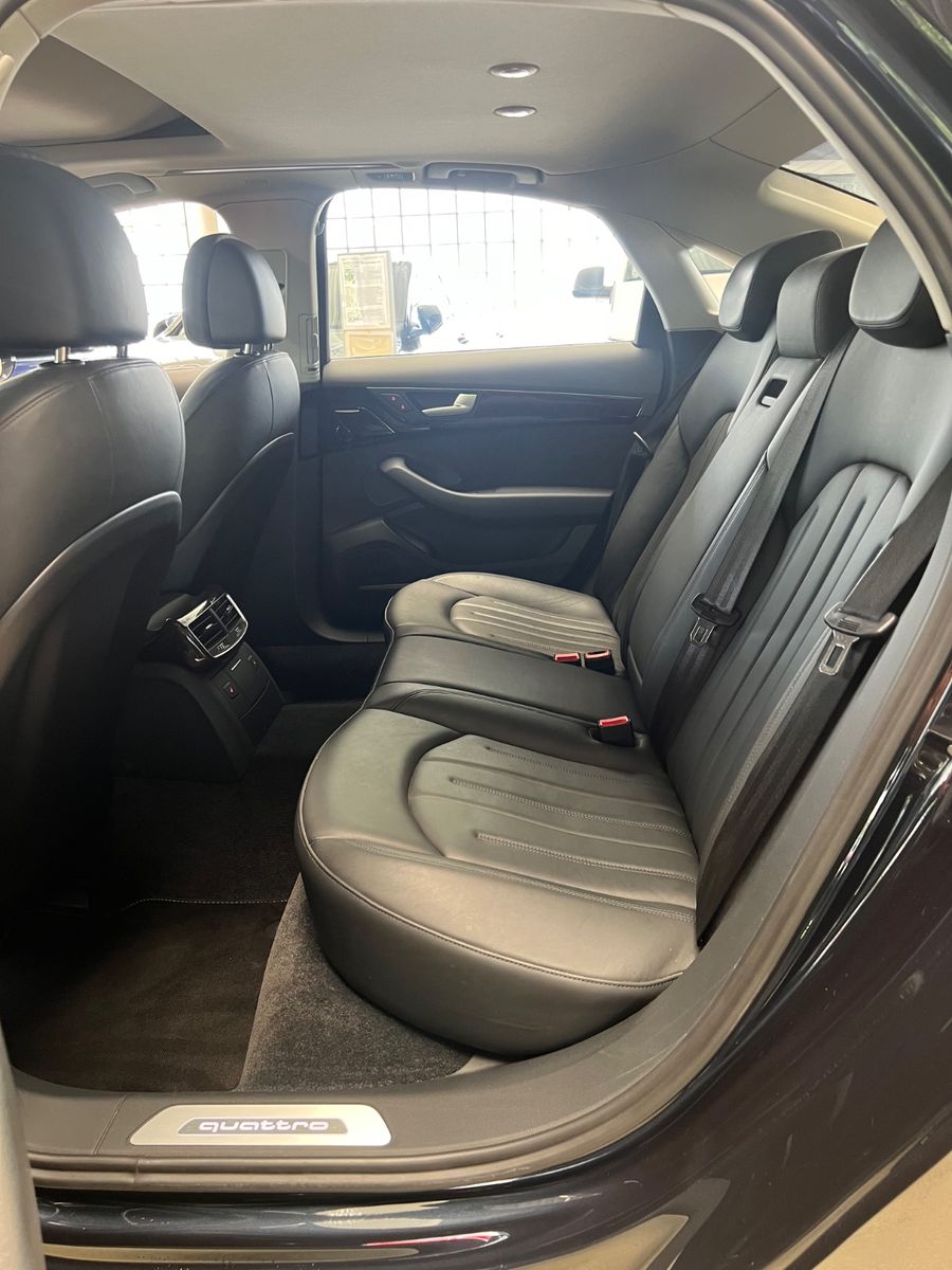 Fahrzeugabbildung Audi A8 3.0 TDI quattro * 20 S LINE ALUFELGEN *
