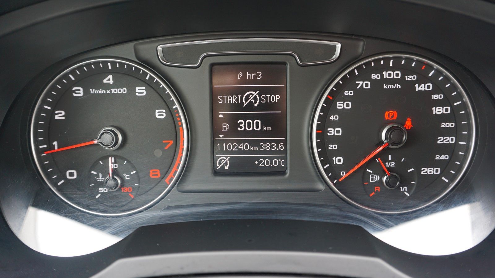Fahrzeugabbildung Audi Q3 S Line, Navi, LED, AHK, Keyless, Start & Stop