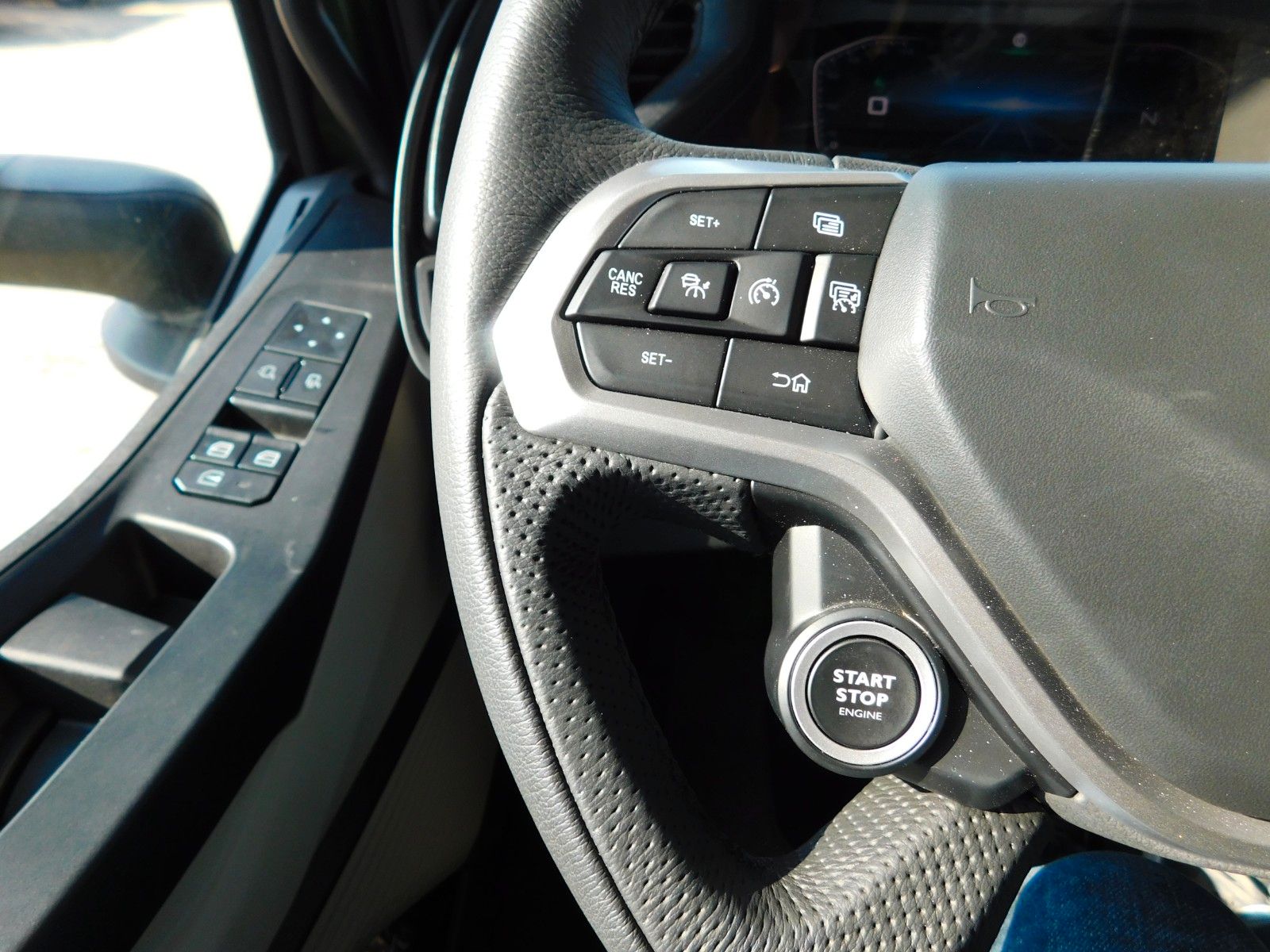 Fahrzeugabbildung Iveco S-Way AS440S50T/P mit ADR Ausstattung Klasse AT