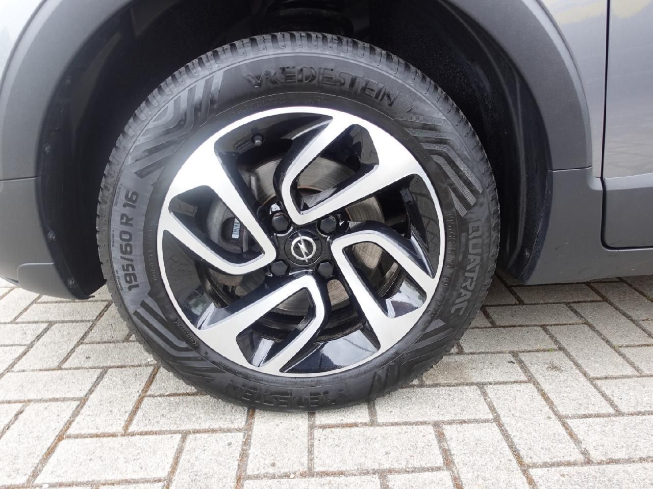 Fahrzeugabbildung Opel Crossland 1,2 Innovation