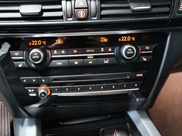 BMW X5 40d M-Paket Pano H&K LED STHZ 360K 20Alu