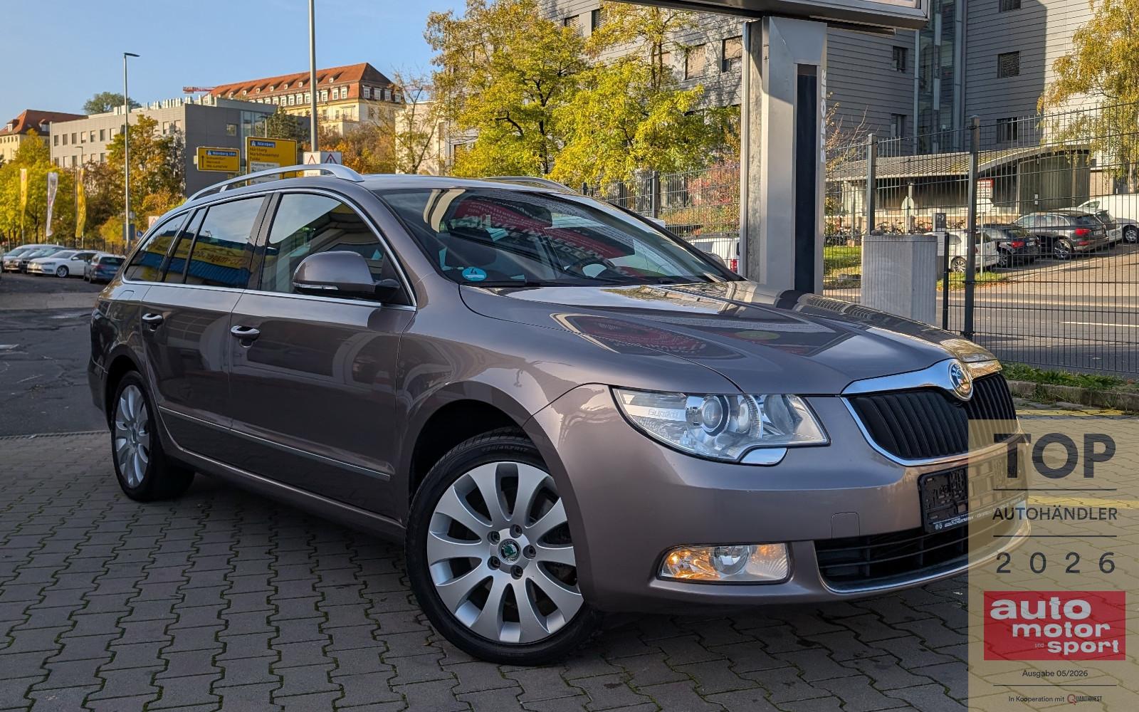 Skoda Superb 2012 — салон