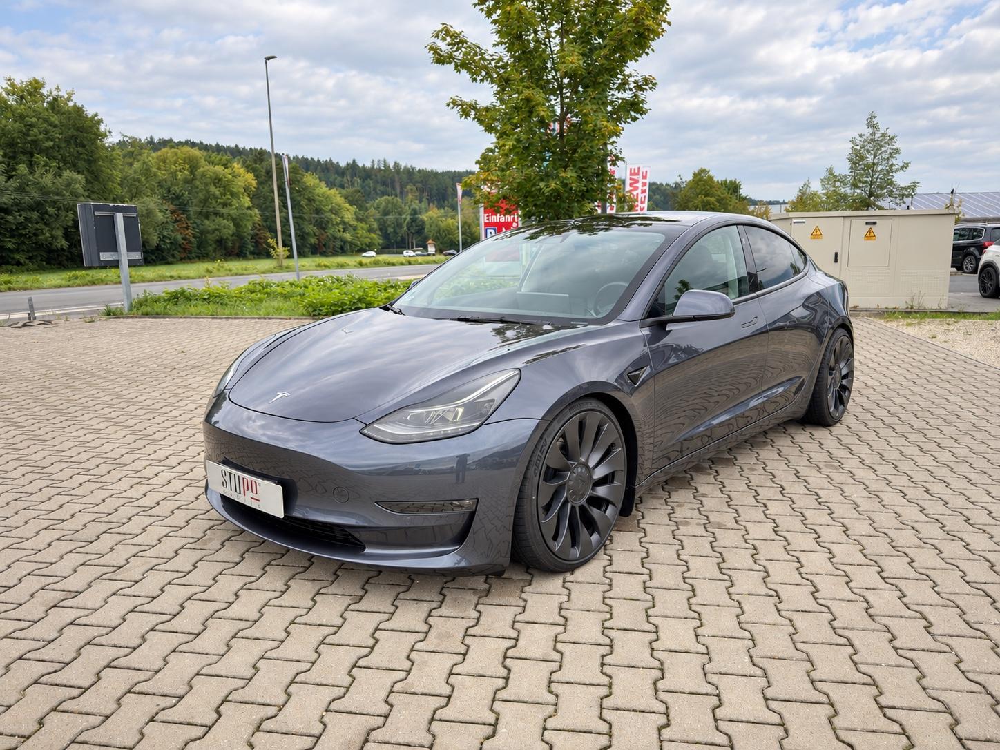 Tesla Model 3 Long Range Dual AWD
