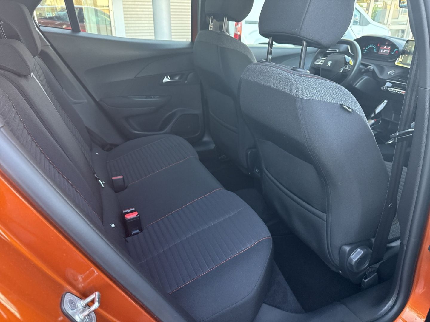 Fahrzeugabbildung Peugeot 2008 e- Active Klimaautom Fahrerprofil DAB Spurh