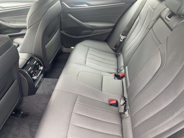 BMW 520 - 12