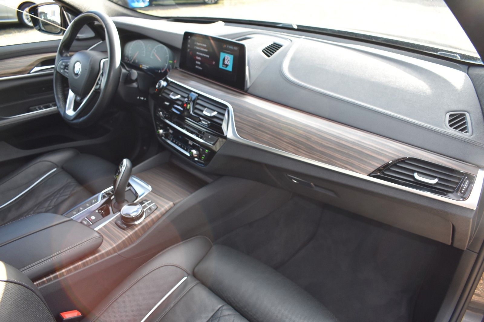 Fahrzeugabbildung BMW 630d GT xDrive Luxury Inegral Massage B&W Pan TV