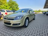 Opel Astra 1.4 Enjoy / Garagenfzg. / 30 TKM / TÜV neu - Opel Astra aus 2004: Enjoy