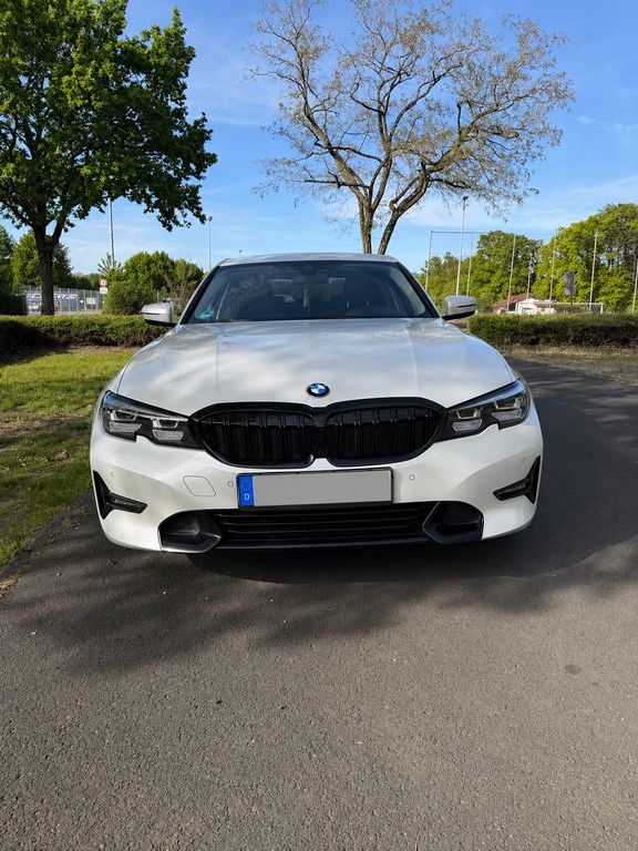 Image of BMW 330