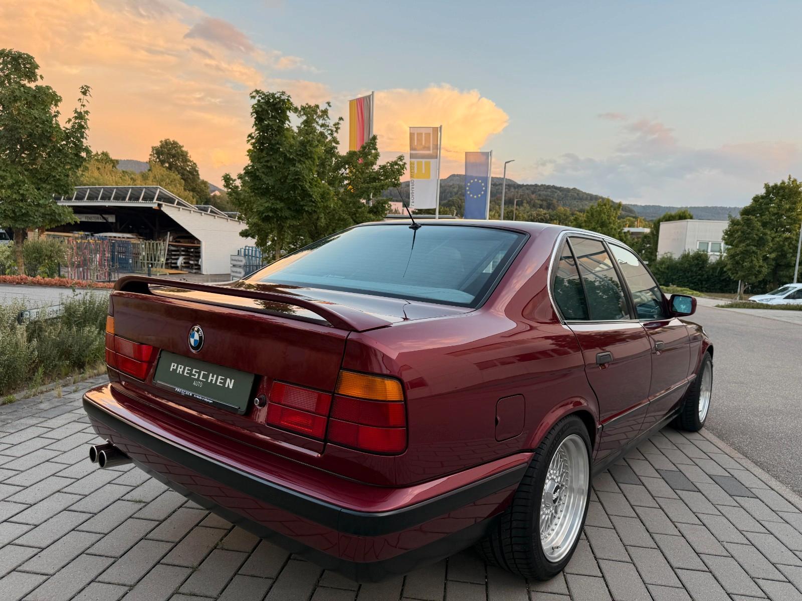 BMW 525I - 192 CV - TOIT OUVRANT -  BVM - VOLANT CUIR