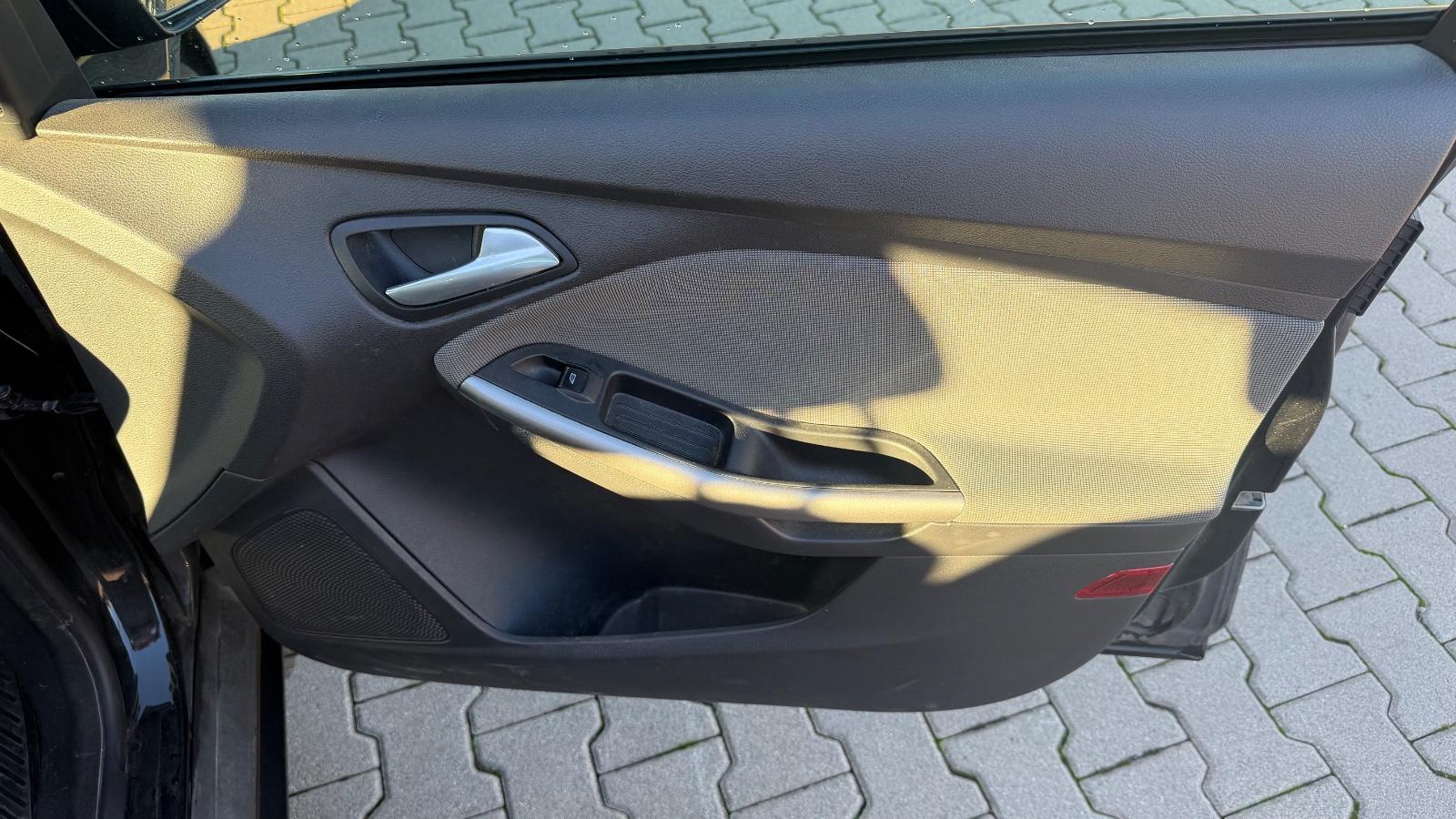 Ford Focus 2013 — photo 26