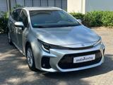 Suzuki Swace 1.8 Hybrid Comfort+ Toyota Corolla - silberne Suzuki Swace