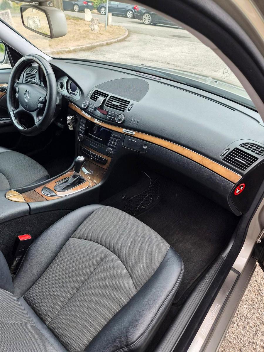 Mercedes-Benz E200 2008 — photo 7