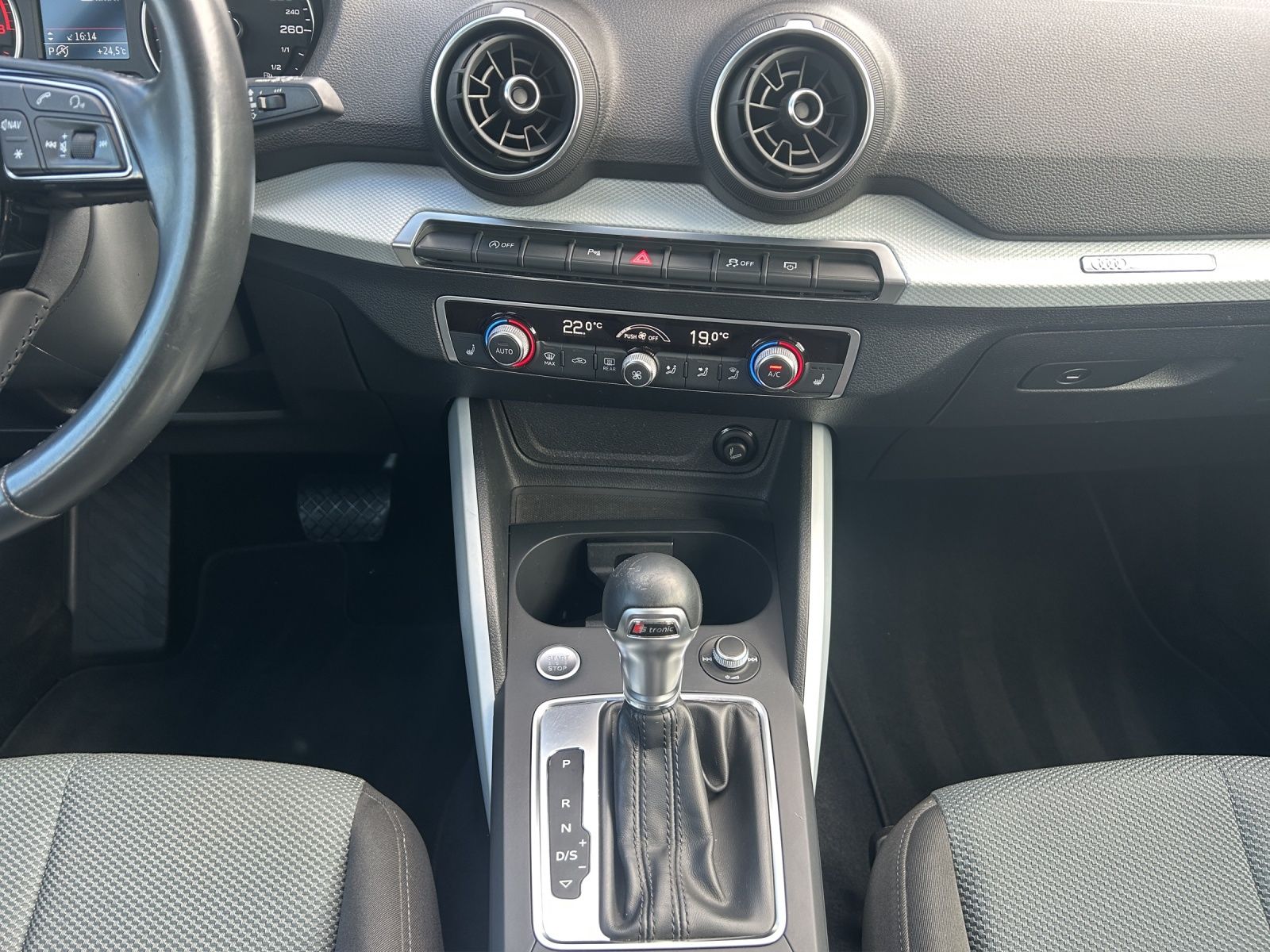 Fahrzeugabbildung Audi Q2 35 TFSI design S tronic LED NAVI SHZ GRA