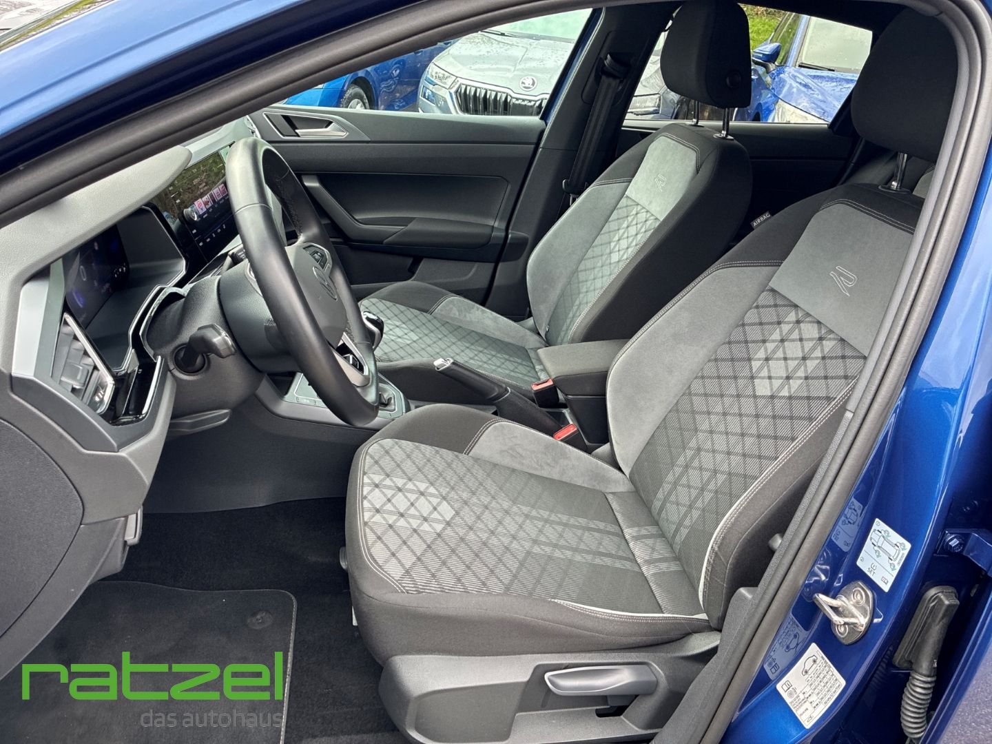 Fahrzeugabbildung Volkswagen Taigo R-Line 1.0 TSI+Kamera+Navi+ Sportpaket