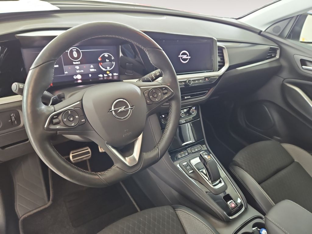 Fahrzeugabbildung Opel Grandland Plug-in-Hybrid 1.6 DI Automatik GS Lin