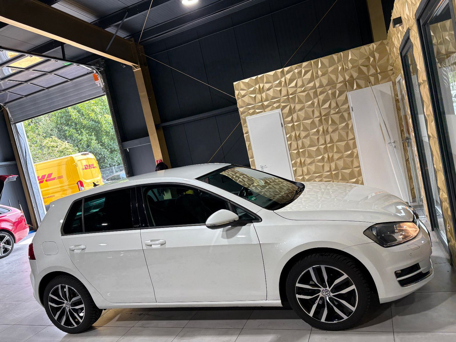 Fahrzeugabbildung Volkswagen Golf VII Lim. Allstar BMT/NAVI/PDC/SHZ/KLIMA/