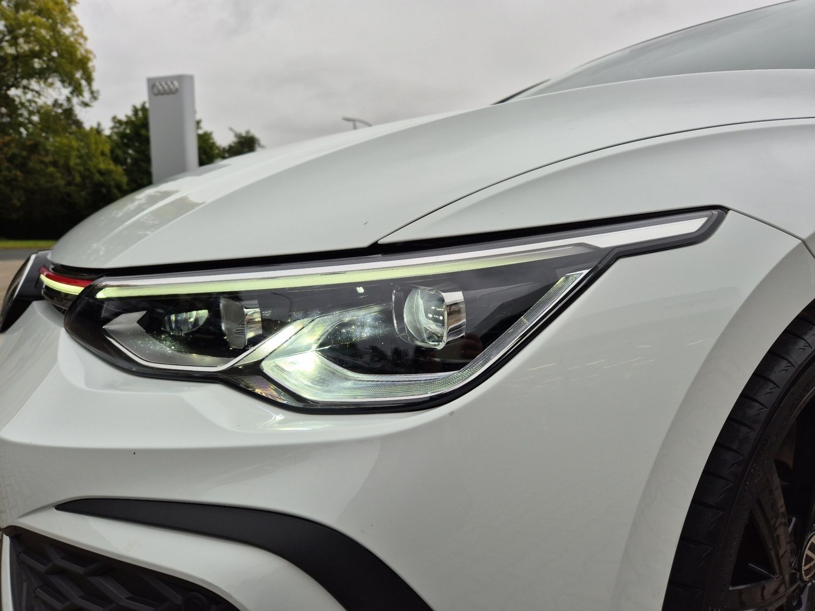 Fahrzeugabbildung Volkswagen Golf VIII GTI TSI DSG ACC LED AHZV