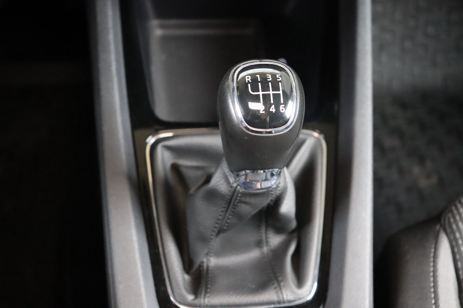 Fahrzeugabbildung SKODA Octavia Combi 1.5 TSI * RFK * LED * Keyless