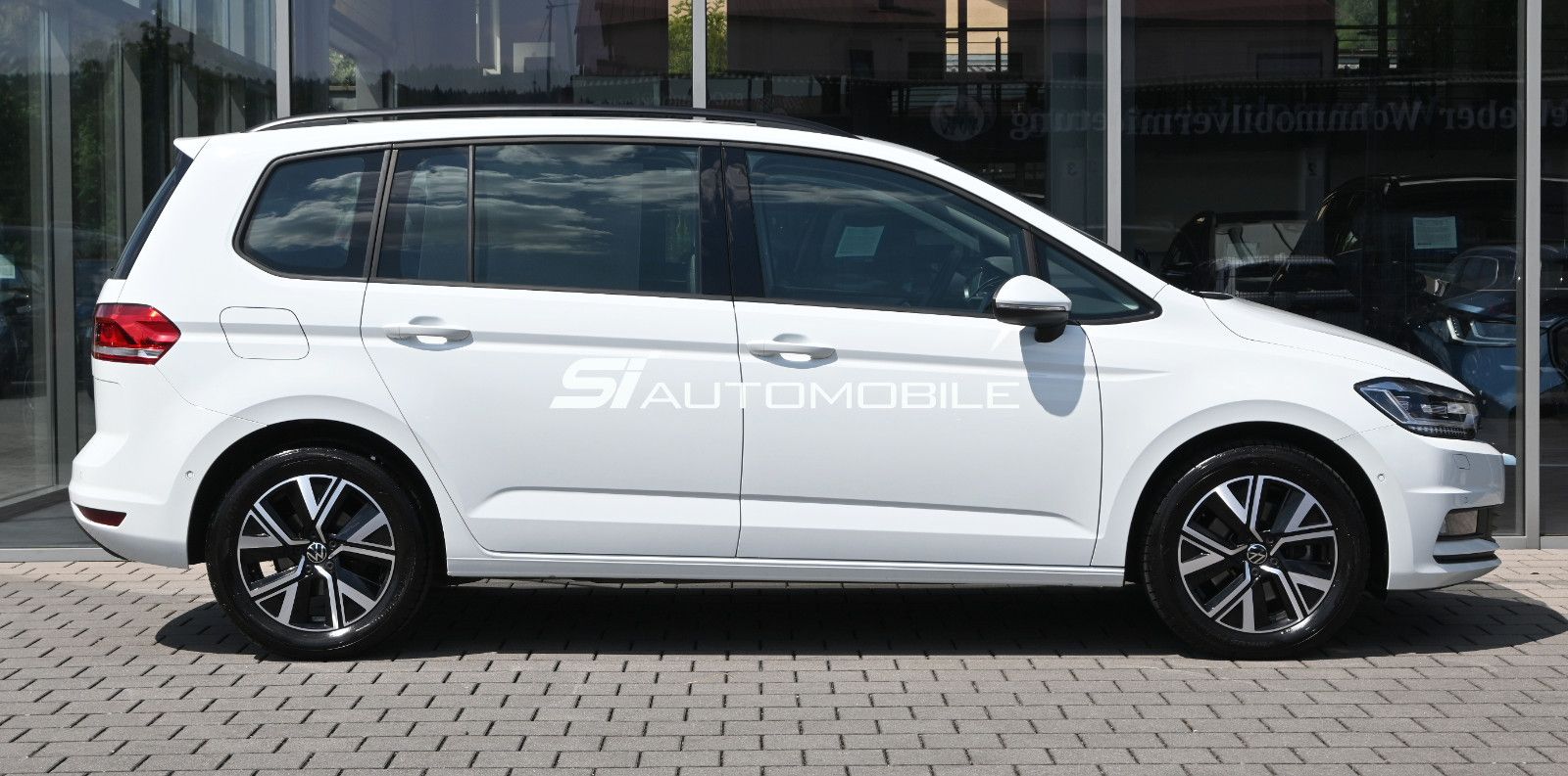 Fahrzeugabbildung Volkswagen Touran 2.0 TDI DSG °ACC°AHK°DYNAUDIO°7-SI°STHZ°