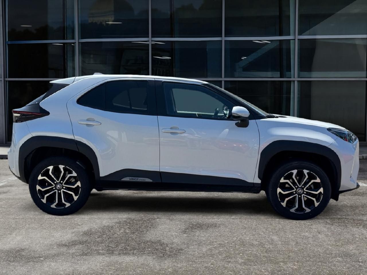 Fahrzeugabbildung Toyota Yaris Cross Hybrid FWD Team Deutschland