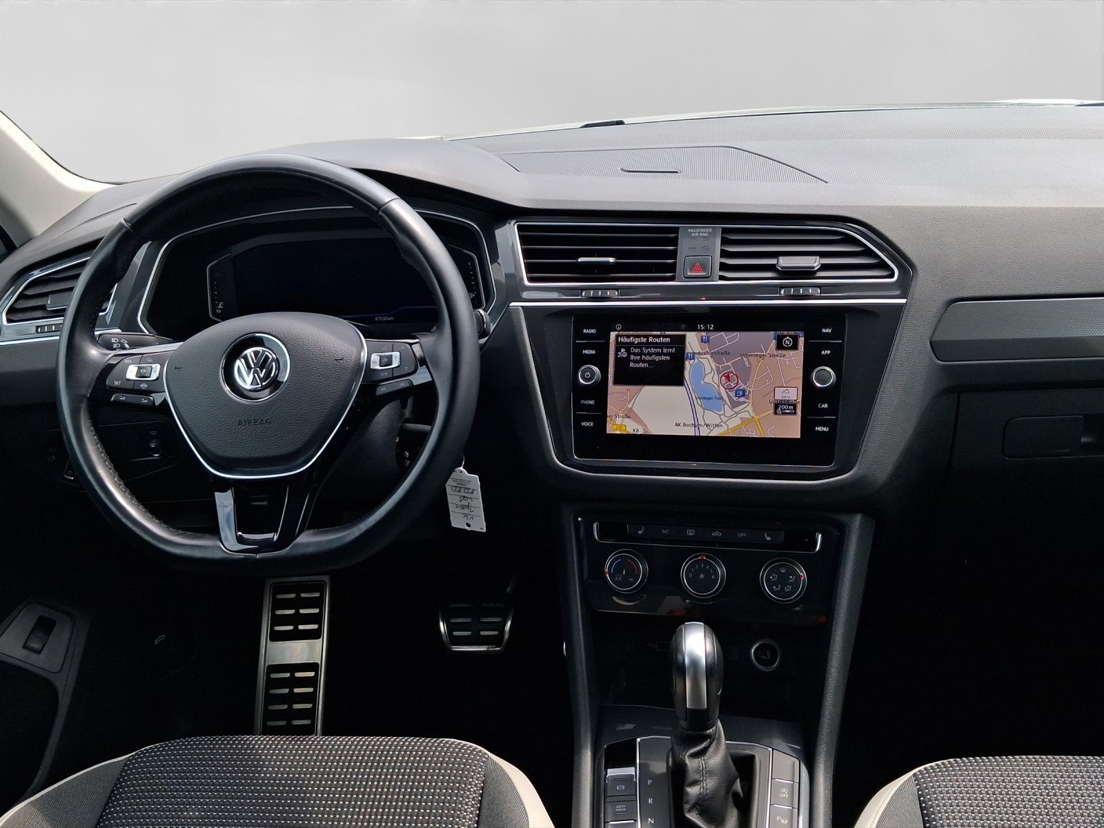Volkswagen Tiguan 2.0 TSI DSG 4M OFFROAD AHK KAMERA HuD LED foto 5