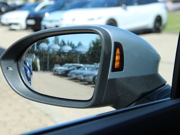 Volkswagen Golf VIII Variant 1.5 eTSI Style DSG Matrix LED