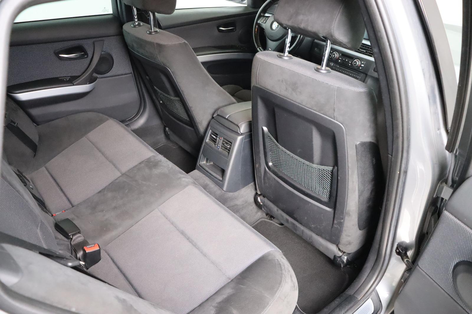 BMW 320d Touring xDrive M Sport 184 ch BVM 4x4 / Alcantara / Xénon / Sièges chauffants / GPS