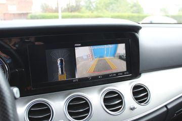 Mercedes E 220 - 12