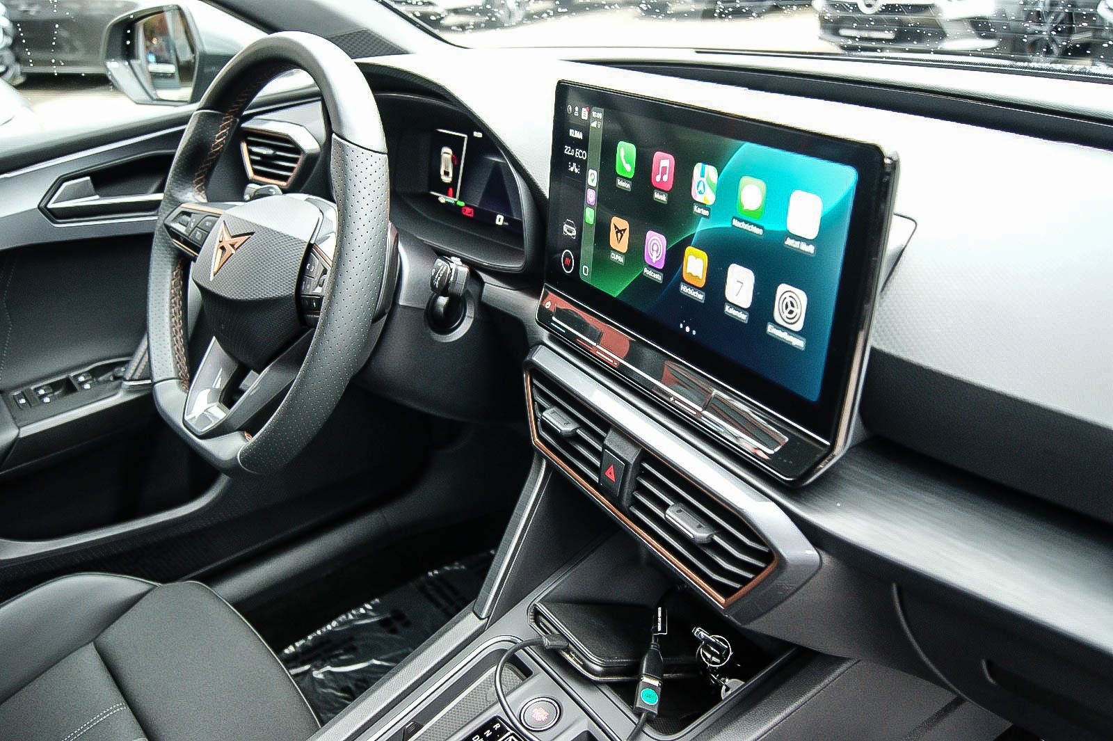 Fahrzeugabbildung CUPRA Leon Sportstourer e-Hybrid PANORAMA CARPLAY ACC