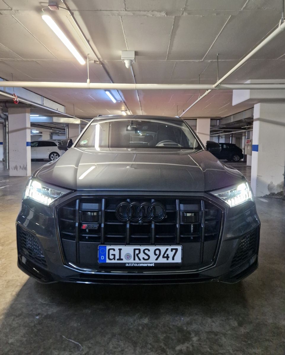 AUDI SQ7 TFSI quattro tiptronic -