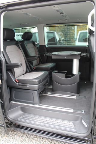 Volkswagen T6.1 Multivan Highline Black DSG 4Motion Extras!