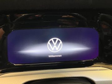 Volkswagen Golf - 11