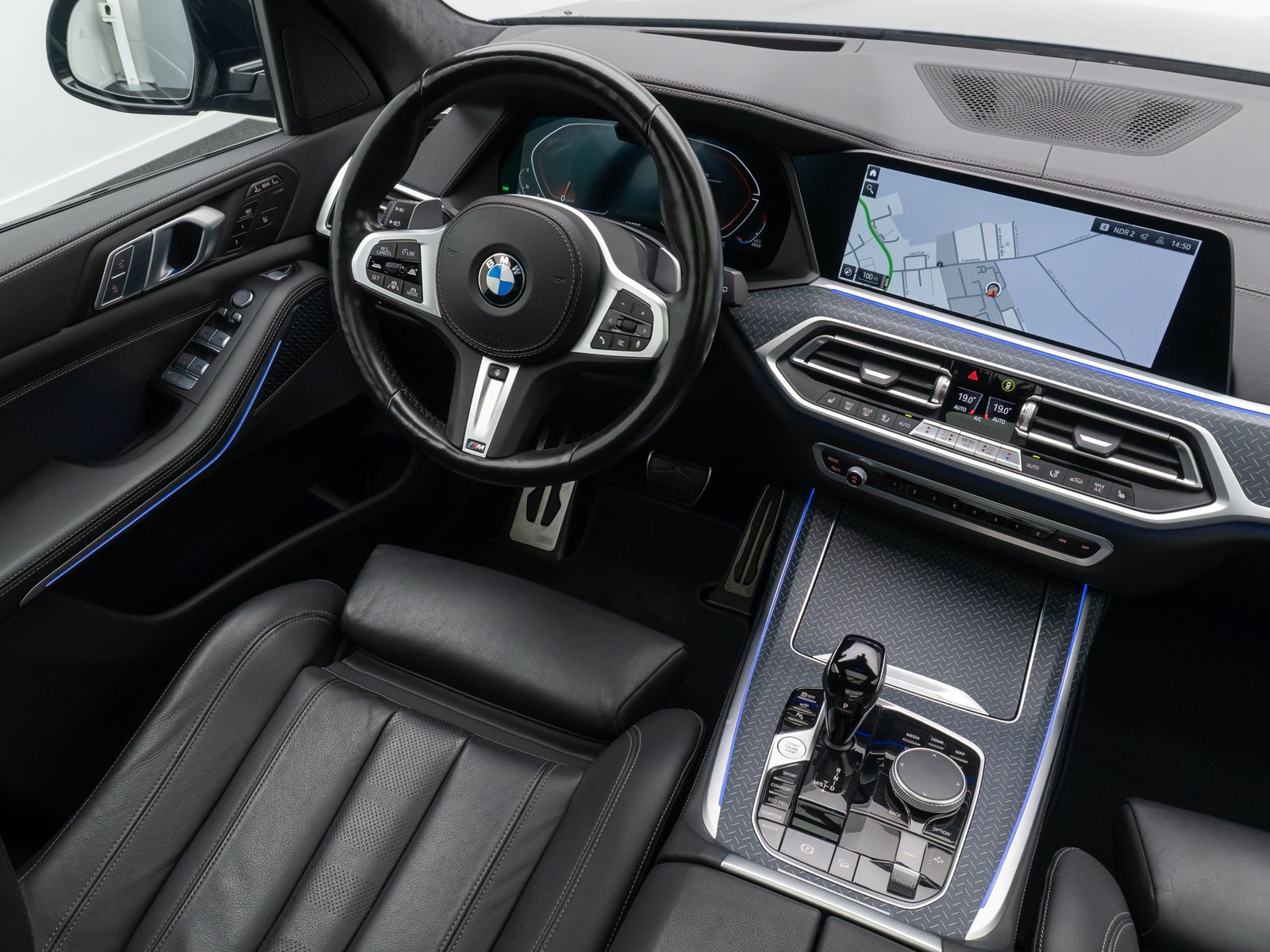 Fahrzeugabbildung BMW X7 xD40d M Sport Panorama 360°Laser HUD SoftCL