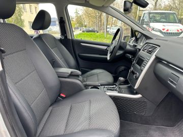 Fahrzeugabbildung Mercedes-Benz B 200 SportsTourer*Bi-Xenon*PDC*1Hand*Scheckheft