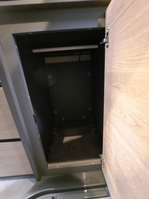 Fahrzeug Übersicht 19 Fahrzeugabbildung Dethleffs Globetrail 640 ER Advantage Solar/Sparen Sie 16.