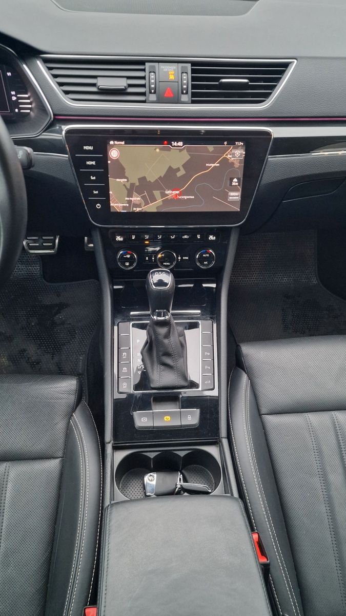 Skoda Superb Combi L&K AHK PANORAMA foto 24