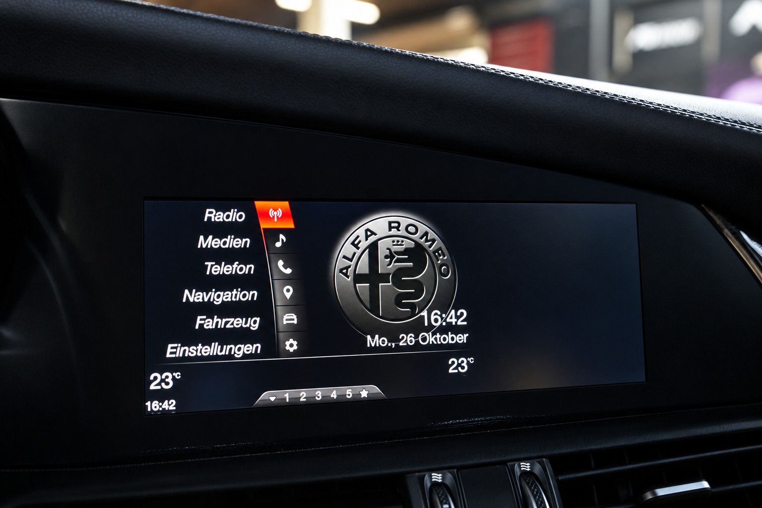 Fahrzeugabbildung Alfa Romeo Giulia Quadrifoglio *Carbon*HarmanKardon*ACC*Kam