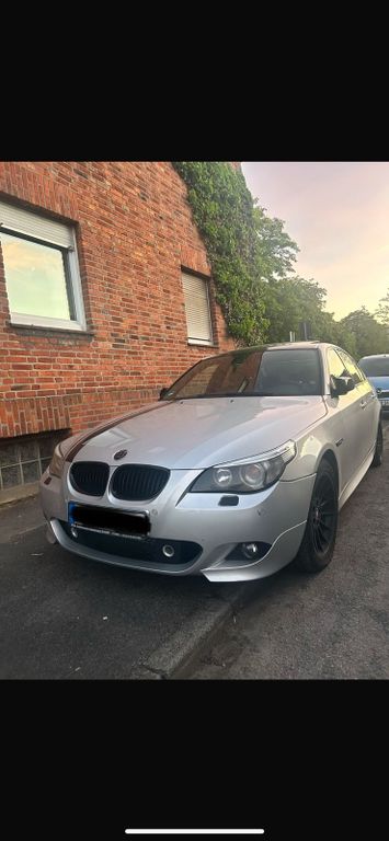 Image of BMW 530