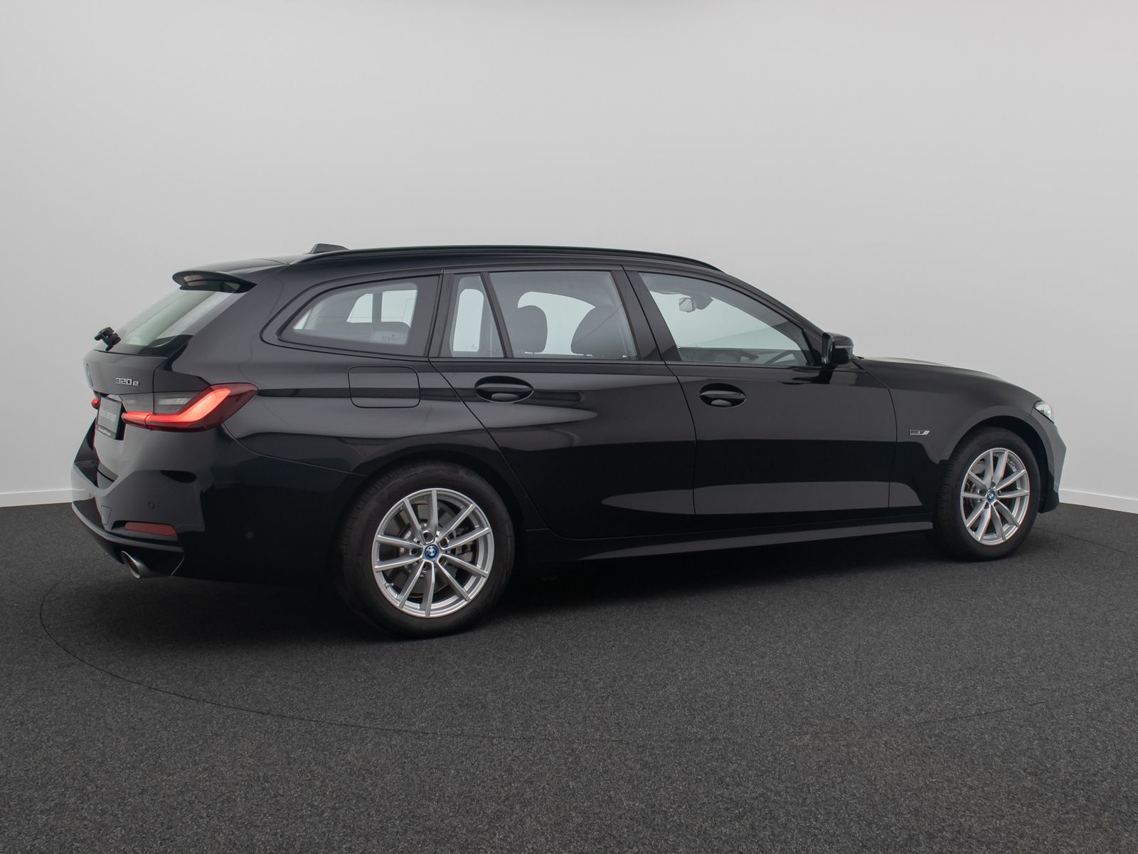 Fahrzeugabbildung BMW 320e xD SAG Kamera DAB Alarm DriveAs CockpitPlus